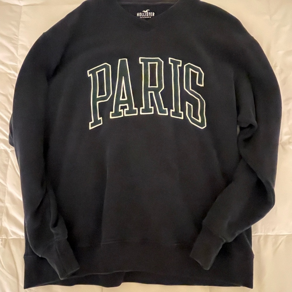 Hollister Men's Black Crewneck Sweater with Paris Print